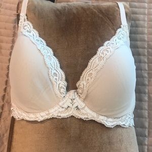 Natori Feahter Light Bra 32DD